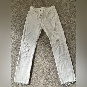 White Levi’s Size 26x30!!!